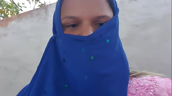 Desi girl for the first time in a car!!! I was impressed with what she did