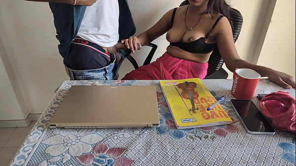 Desi Indian Bhabhi was working in the office, so I fucked her hard.