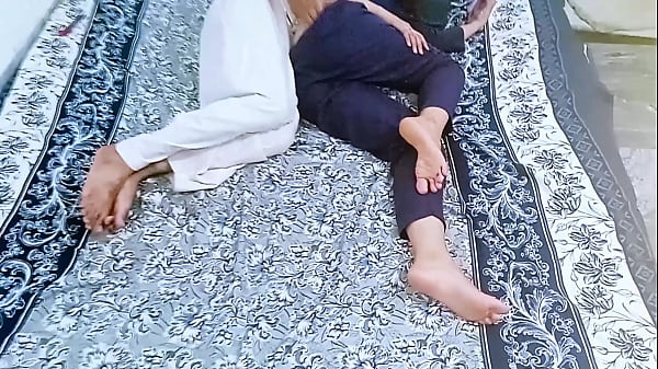 Desi Cute shy girl has her first experience'_ Desi Village Girl First Time sex video