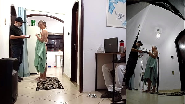 Real wife cheats on her husband while he'_s wearing headphones with the delivery man.