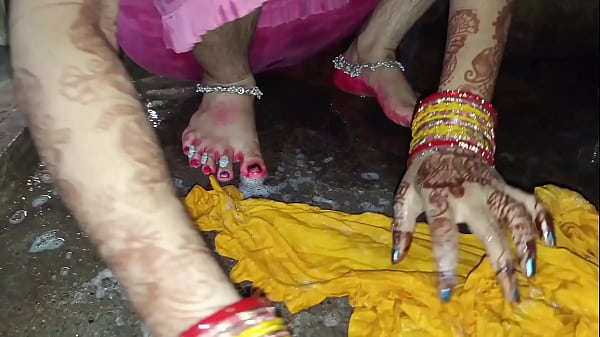 Horny bhabhi peeing in bathroom porn in hindi