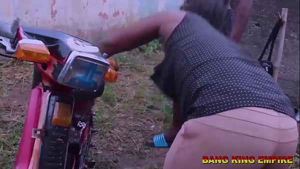 AN AFRICAN EBONY WIFE GOT FUCKED IN A LOCAL GHETTO AREA - HardCore BBC Sex